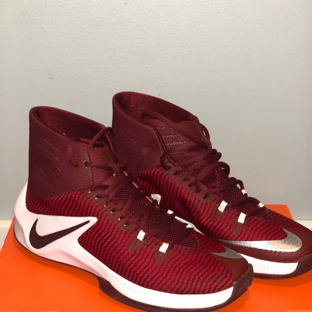 Nike Zoom Clear Out TB basketball shoes